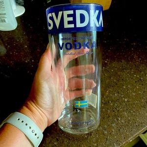 Svedka Vase